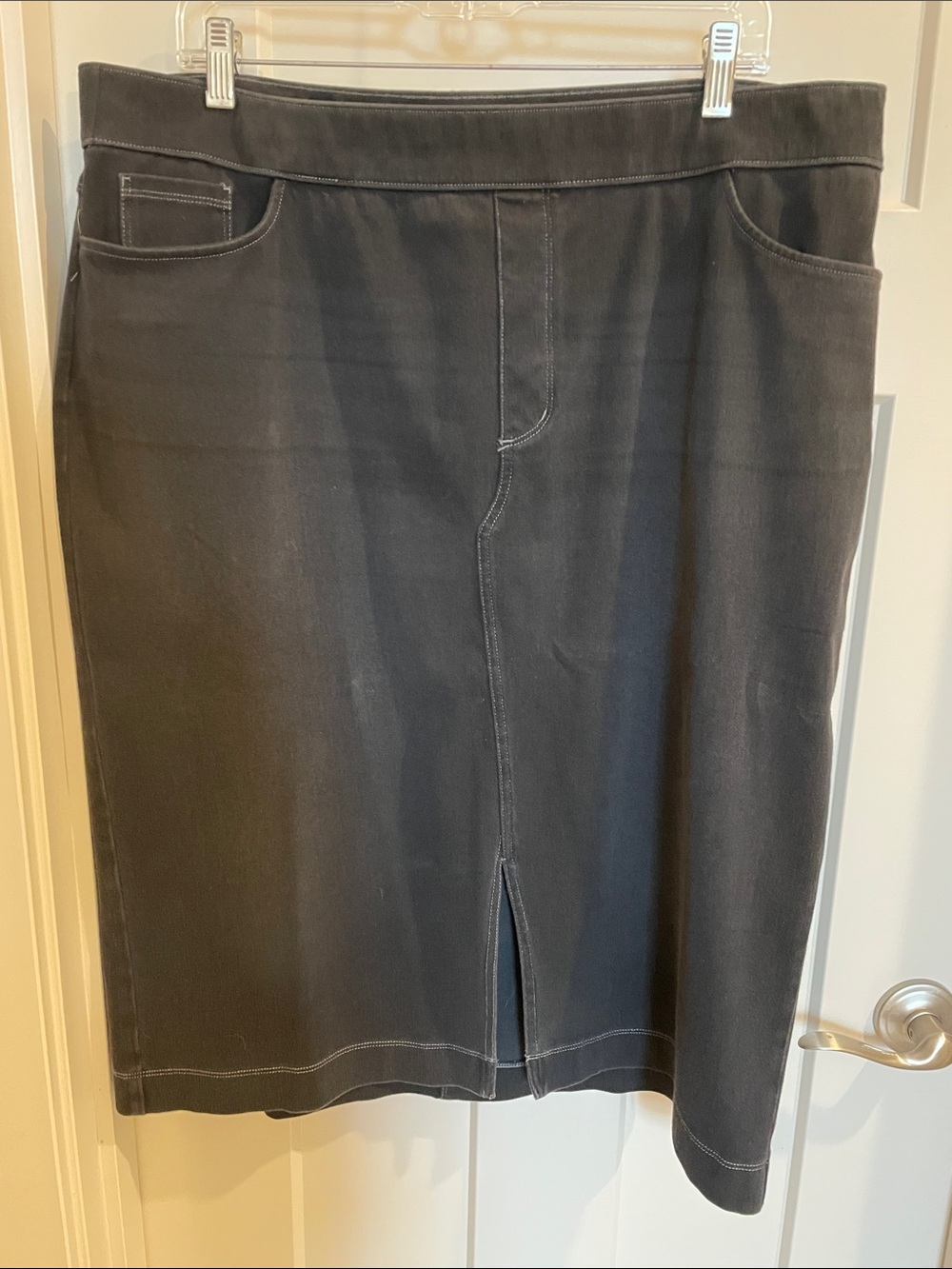 Black Women's Stretch Straight Skirt with Front Slit